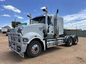 2009 MACK TRIDENT PRIME MOVER - picture1' - Click to enlarge