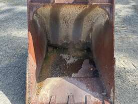 Excavator Bucket - picture1' - Click to enlarge