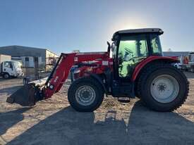 2015 Massey Ferguson 5611 Dyna 4 Tractor / Loader - picture1' - Click to enlarge