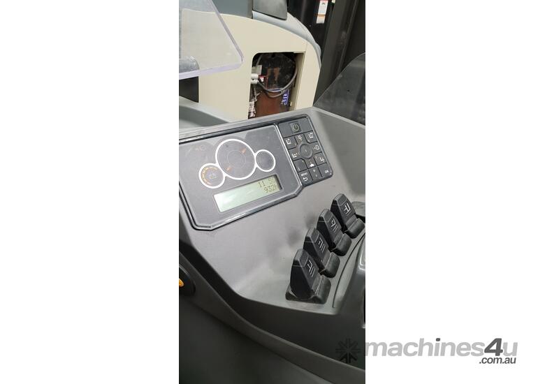 FORKPAC  - NISSAN ULS120 RIDE ON REACH TRUCK - Hire