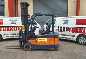 Toyota Forklift 7FBE20 **Great for tight spaces, mezzanine & high racking** 3 stage free lift mast -