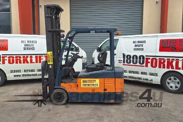 Toyota Forklift 7FBE20 **Great for tight spaces, mezzanine & high racking** 3 stage free lift mast -