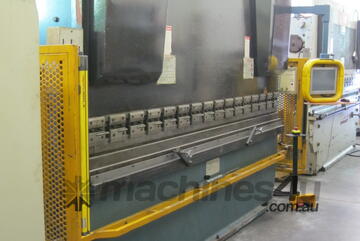 Shaw - Maxi 3.2 metre x 100 ton CNC Hydraulic Pressbrake