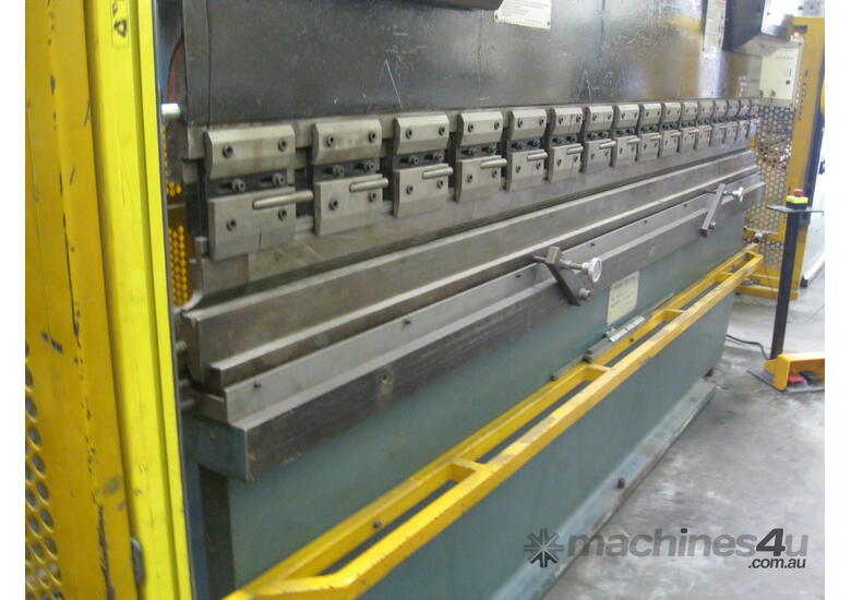 caption Shaw - Maxi 3.2 metre x 100 ton CNC Hydraulic Pressbrake