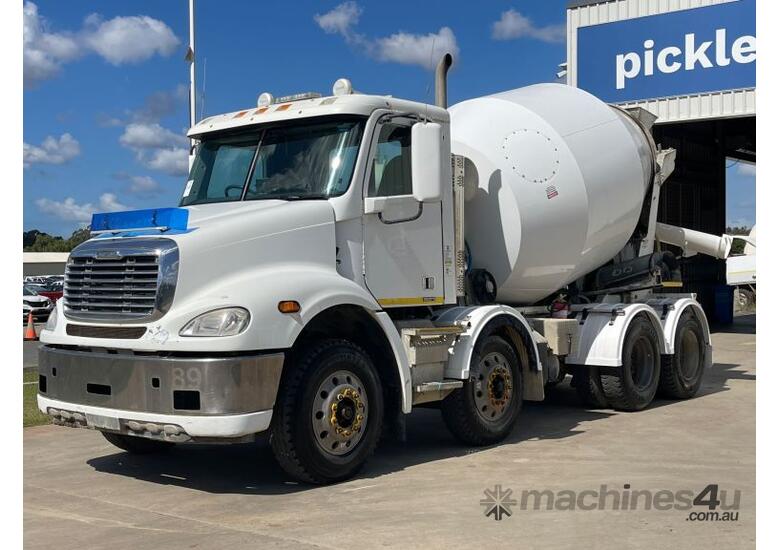 caption 2012 Freightliner Columbia CL112 FLX Cement Agitator