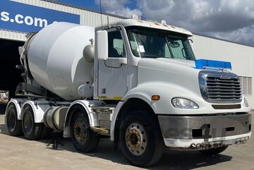 2012 Freightliner Columbia CL112 FLX Cement Agitator