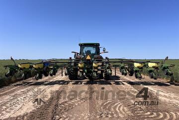 John Deere 1700 Precision Planter
