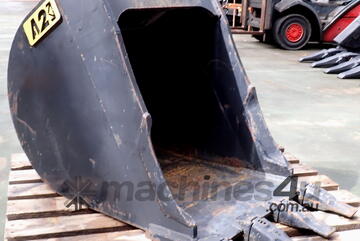   4-15 ton 550mm Attach2 Excavator Trenching & GP Bucket, No Headstock