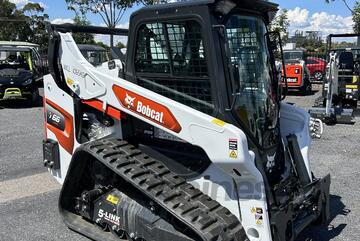 Bobcat   T66 Deluxe Cab Option