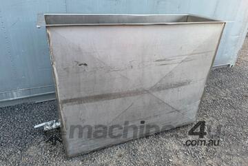 Tank Stainless Steel 1.6m Long x 550mm wide x 1.2 deep