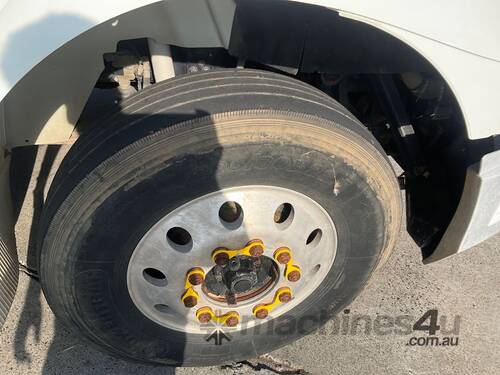 caption 2010 Caterpillar CT700 Water Cart