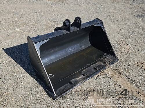 caption Unused Mud Bucket 1225mm, Ears 60mm, Centers 250mm, Pins 45mm
