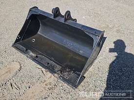 Unused Mud Bucket 1225mm, Ears 60mm, Centers 250mm, Pins 45mm  - picture0' - Click to enlarge