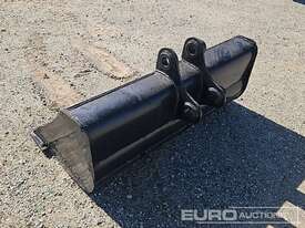 Unused Mud Bucket 1225mm, Ears 60mm, Centers 250mm, Pins 45mm  - picture1' - Click to enlarge