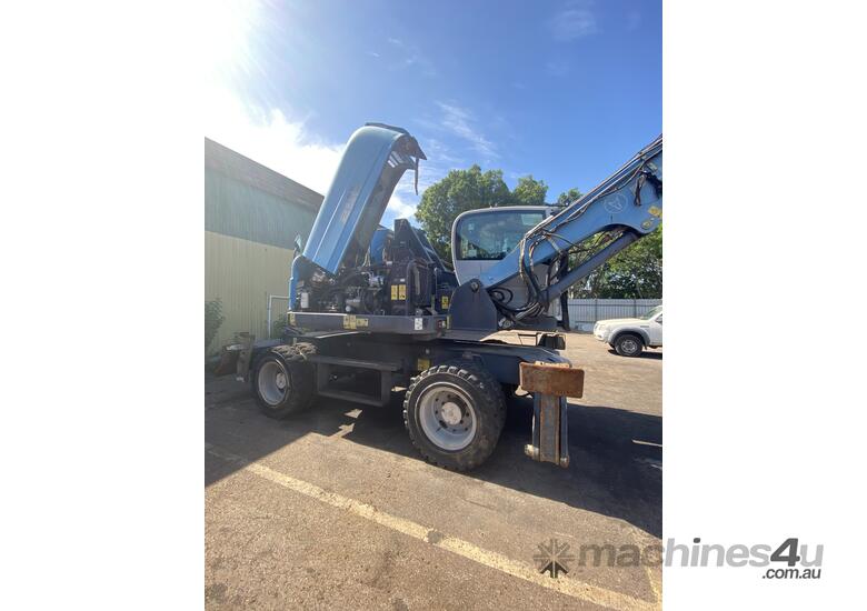caption 2015 Terex Excavator