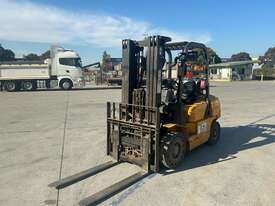 Task Counter Balance Forklift - picture0' - Click to enlarge