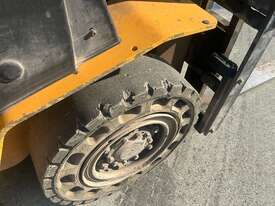 Task Counter Balance Forklift - picture2' - Click to enlarge