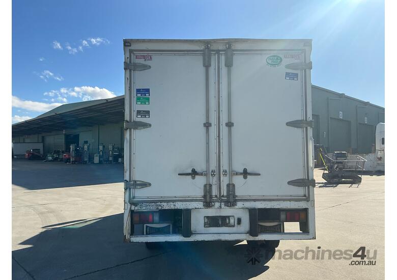 caption 2015 Isuzu NPR 300 Refrigerated Pantech (Day Cab)
