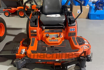 Kubota ZG227 Zero Turn Lawn Equipment