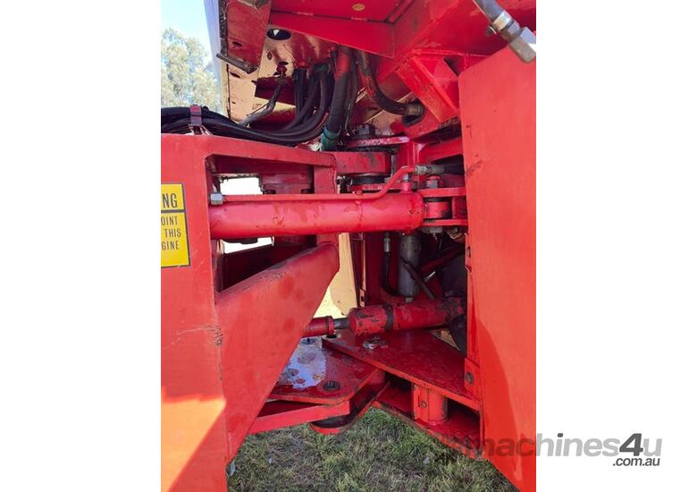 caption Versatile 555 4WD Tractor