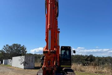 Hitachi 2018   ZX360 LC-5B PB81