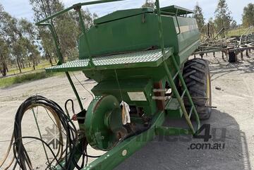 JD 667 AIR SEEDER BIN