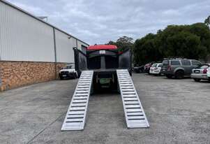 4.2m - 8Tonne Heavy Duty Rubber Track Machinery Loading Ramps