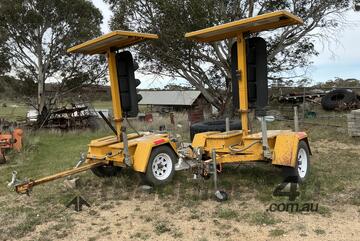 2000 Bartco BTEPTS Single Axle Traffic Light Trailer Combination