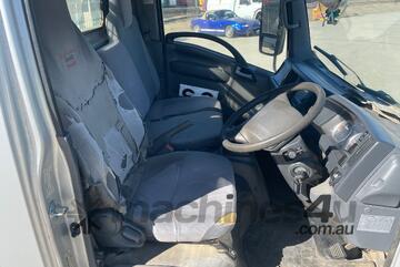 2016 Isuzu NLR 45-150 Tray Top