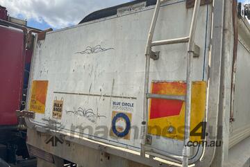 2004 MERCEDES Actros Dual Axle Tipper