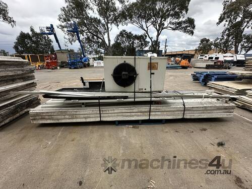 2 x pallets of Dismantled Cool Room