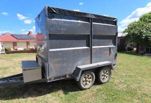 HYDRAULIC TIPPING TRAILER.