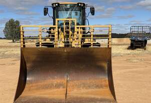 Caterpillar 2016   938K LOADER