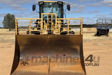 Caterpillar 2016   938K LOADER