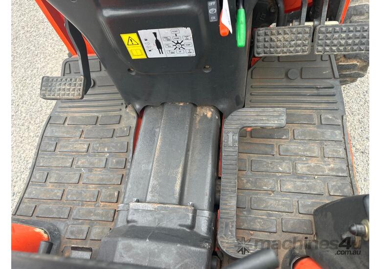 2014 Kioti Tractor / Loader