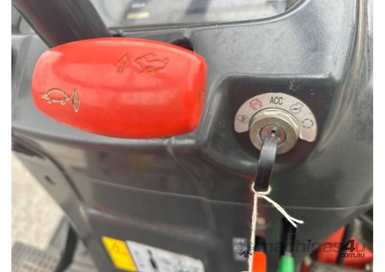 2014 Kioti Tractor / Loader