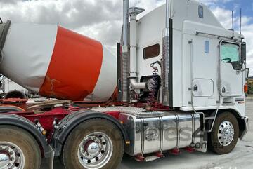 2005 Kenworth K104 Prime Mover