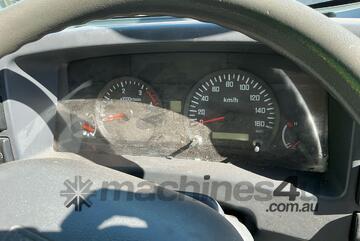 2011 Isuzu NPR 250 MWB Pantech