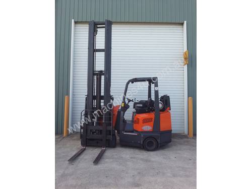 Used Articulated Aislemaster LPG
