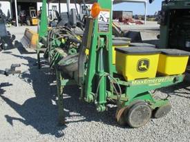 John Deere Maxemerge Plus 1700 - picture0' - Click to enlarge