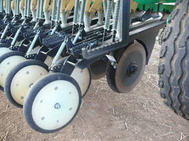 2014 Veles Agro - NIKA4 Disc Seeder - picture1' - Click to enlarge