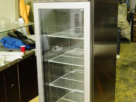 display fridge as new - picture0' - Click to enlarge