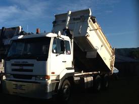 2007 UD CW445 Tandem Tipper - picture0' - Click to enlarge