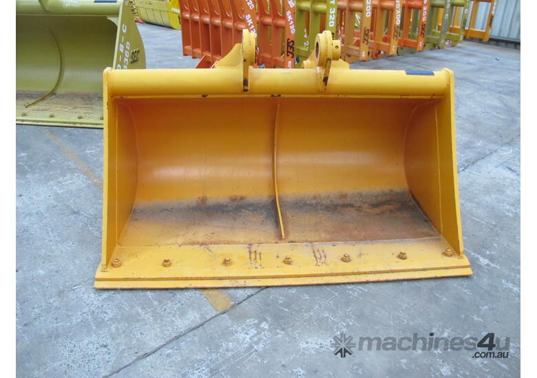  SEC 20 Ton Mud Bucket for Hitachi ZX200 - Includes Pin, 1830mm Width