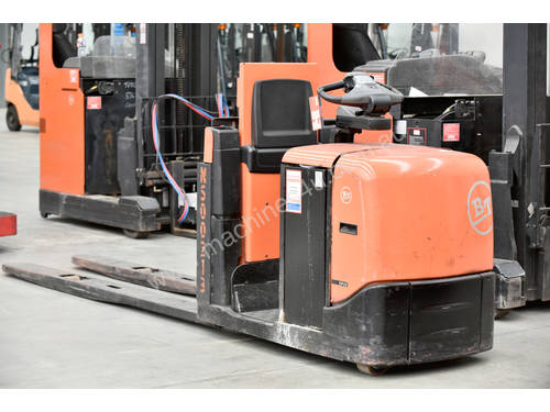 2009 TOYOTA ELECTRIC FORKLIFT