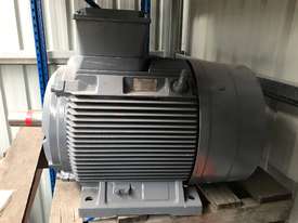 55 kw 75 hp 2 pole 400 v Siemens AC Electric Motor - picture0' - Click to enlarge