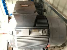 55 kw 75 hp 2 pole 400 v Siemens AC Electric Motor - picture2' - Click to enlarge