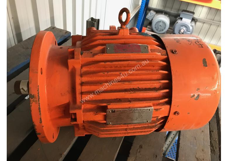 Used toshiba 5 5kw 4 pole 1440rpm 415v Toshiba Electric Motor Electric