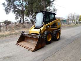 Caterpillar 226B3 Skid Steer Loader - picture0' - Click to enlarge