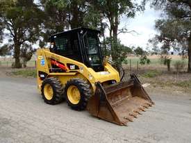 Caterpillar 226B3 Skid Steer Loader - picture0' - Click to enlarge